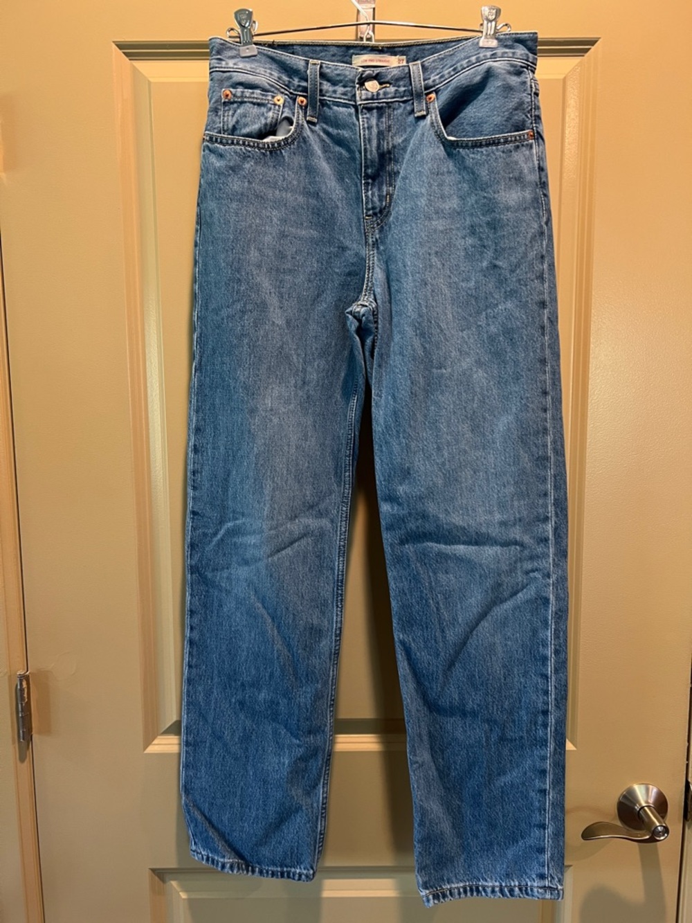 Levi's Straight Leg Jeans - Medium Blue